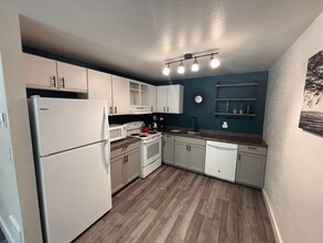1700 NE Wells Acres Rd in Bend, OR - Building Photo - Building Photo