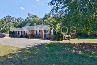 180 Deer Pkwy in Athens, GA - Building Photo - Building Photo