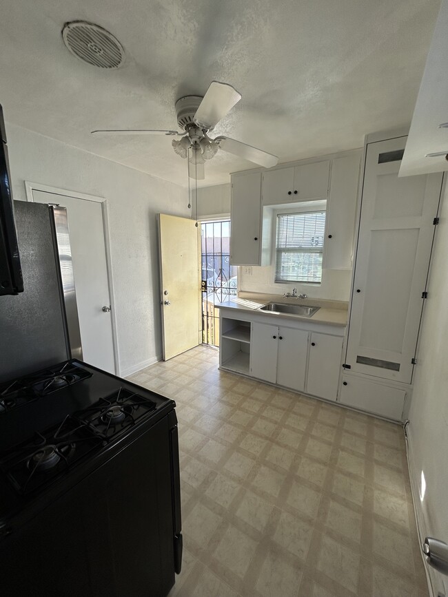1313 Termino Ave in Long Beach, CA - Building Photo - Building Photo