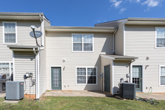 PARK RIDGE TOWNHOMES in Stafford, VA - Building Photo - Building Photo