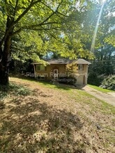 2564 Timberly Dr SE in Marietta, GA - Building Photo - Building Photo