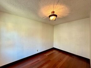 815 Canyon Rd in Redwood City, CA - Building Photo - Building Photo