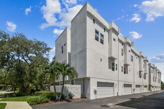 3100 W Paul Ave in Tampa, FL - Foto de edificio - Building Photo