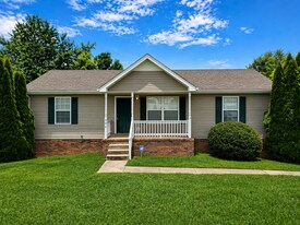 994 Bobcat Dr in Clarksville, TN - Building Photo
