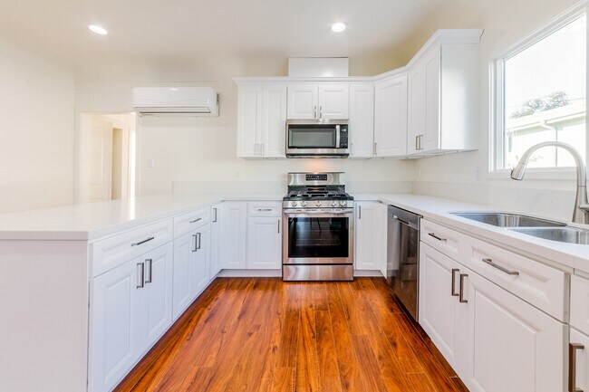 1327 S Rimpau Blvd in Los Angeles, CA - Building Photo - Building Photo