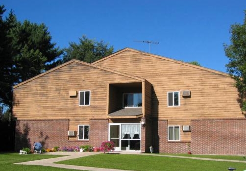 Oakwood Court in Princeton, MN - Building Photo