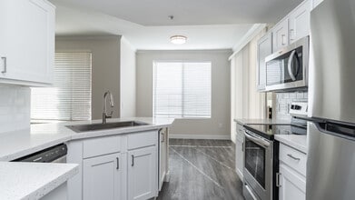 Symphony in Chandler, AZ - Foto de edificio - Building Photo