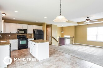 305 Golfview Dr in Pleasant Hill, MO - Building Photo - Building Photo