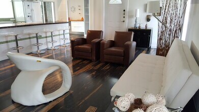 7108 NW 66th St in Tamarac, FL - Building Photo - Building Photo