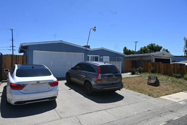 5210 38th Ave in Sacramento, CA - Building Photo - Building Photo