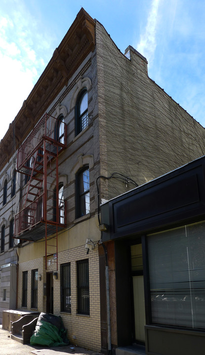 140 Ralph Ave in Brooklyn, NY - Building Photo