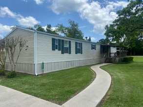 320 Stewart St in Kountze, TX - Building Photo - Building Photo