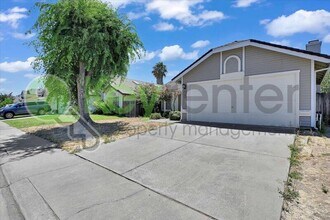8428 Cassatt Way in Sacramento, CA - Building Photo - Building Photo