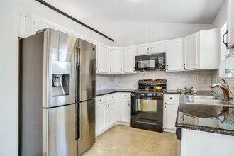 1602 Stoneway Dr in Grapevine, TX - Building Photo - Building Photo