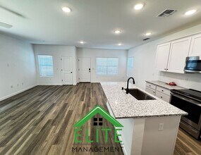 4242 Aura Way in Rancho Cordova, CA - Building Photo - Building Photo