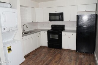 2918 E Roeser Rd, Unit Apt 1 in Phoenix, AZ - Building Photo - Building Photo