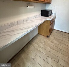 1600 Renate Dr in Woodbridge, VA - Building Photo - Building Photo