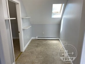 36 Linden St in New Bedford, MA - Building Photo - Building Photo