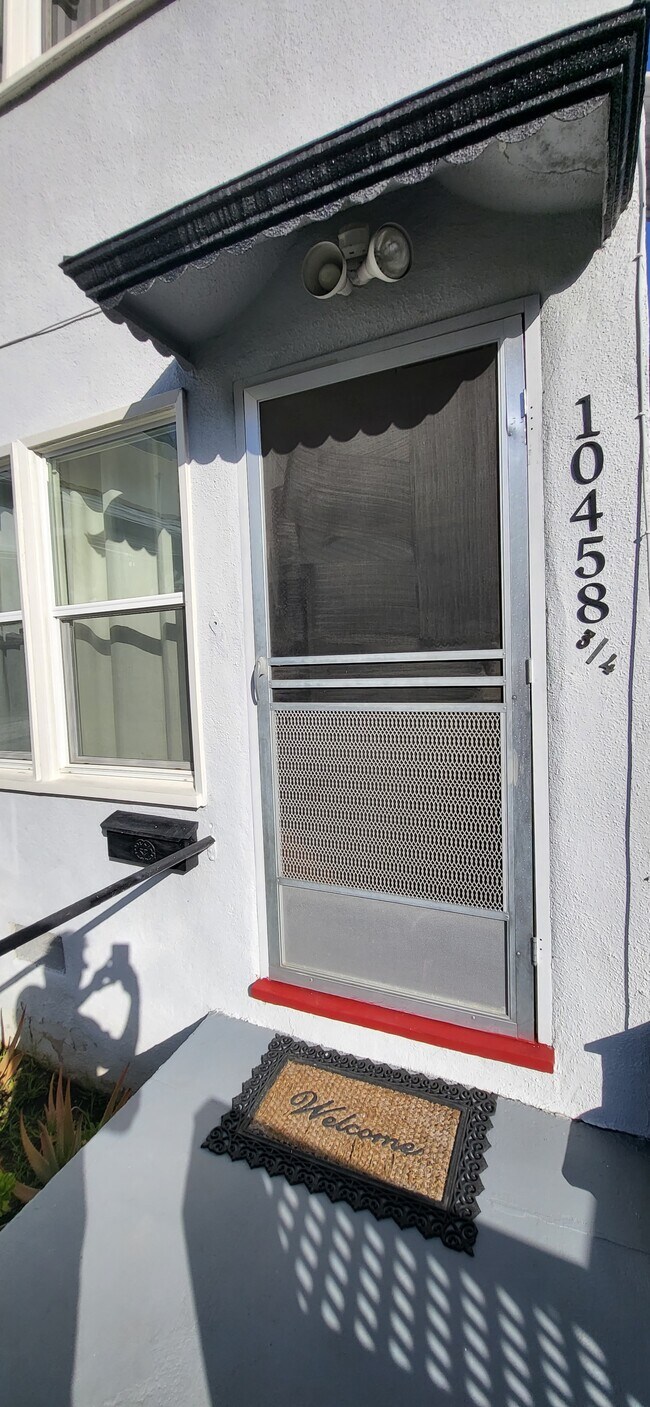 10458 Eastborne Ave Apartments and Nearby Los Angeles Apartments For