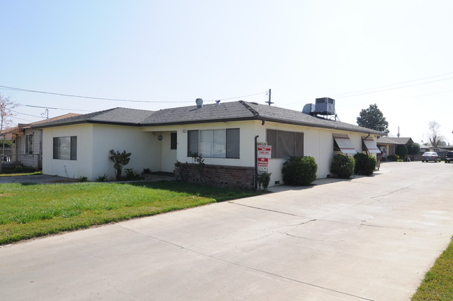 1502 Saipan Ave in Firebaugh, CA - Foto de edificio - Building Photo