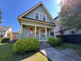 1318 High St in Bellingham, WA - Building Photo