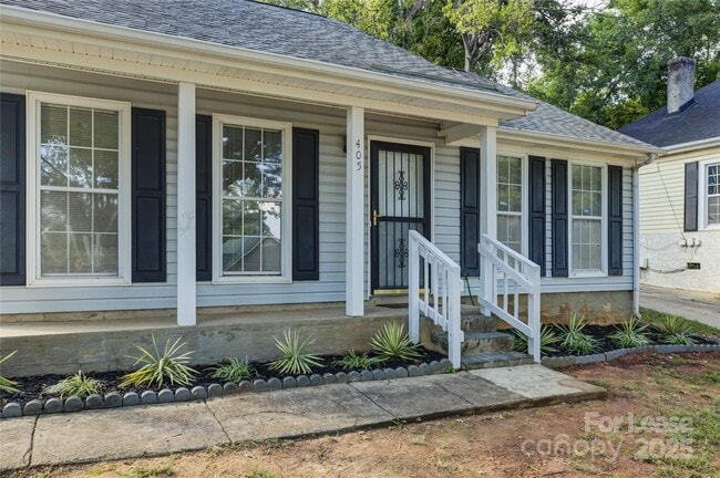 405 N Summit Ave in Charlotte, NC - Building Photo - Building Photo