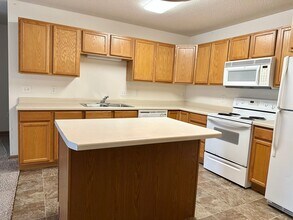 4431 Calico Dr S in Fargo, ND - Building Photo - Building Photo