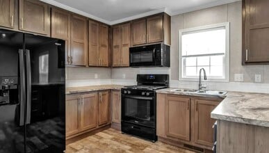 333 E Lakewood Blvd in Holland, MI - Foto de edificio - Building Photo