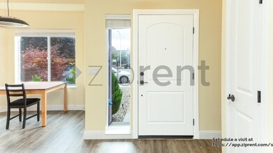 1313 Crestview Ct in Santa Rosa, CA - Foto de edificio - Building Photo