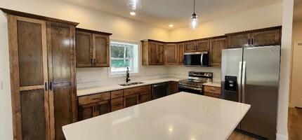 504 Brian St in Ava, MO - Foto de edificio - Building Photo