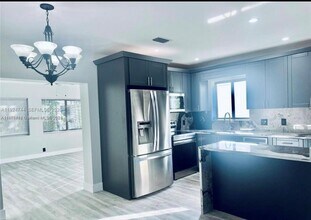 3110 SW 19th Ter in Miami, FL - Building Photo - Building Photo