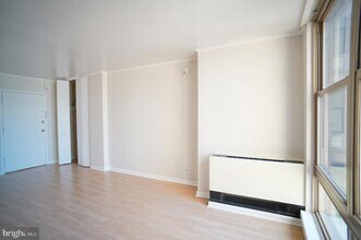 1260 21st St NW, Unit 510 in Washington, DC - Building Photo - Building Photo