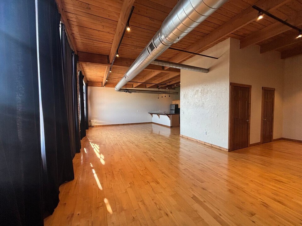 601 N National Ave in Springfield, MO - Building Photo