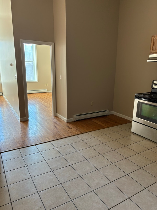 97 Main St in Berlin, NH - Foto de edificio - Building Photo