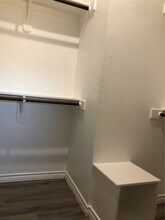 110 Oakland St, Unit F in Grandview, TX - Foto de edificio - Building Photo