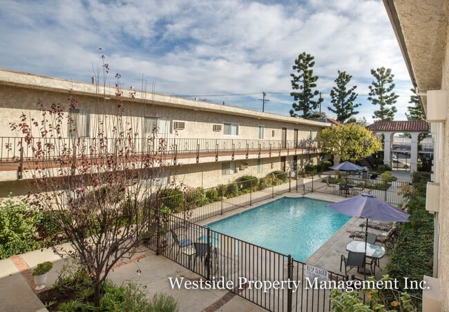 property at 6253 Lankershim Blvd