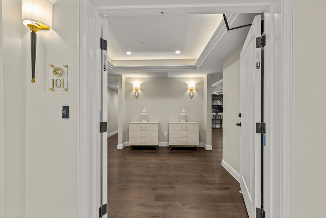 Chateau Century in Los Angeles, CA - Building Photo - Building Photo