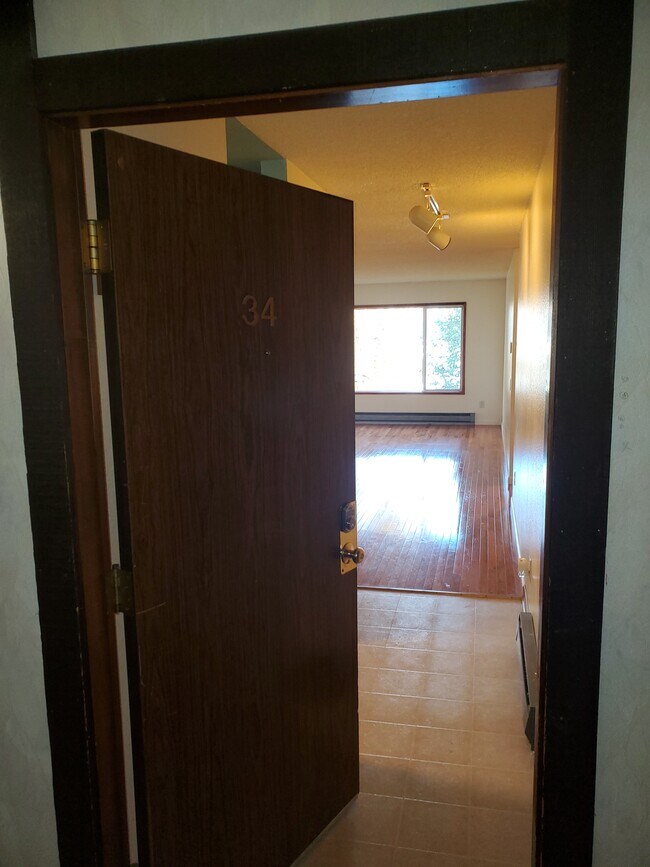 3100 Ward Plz, Unit 34 in Anchorage, AK - Building Photo - Building Photo