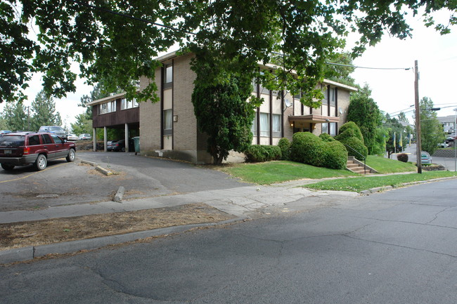 8th & Cowley in Spokane, WA - Building Photo - Building Photo