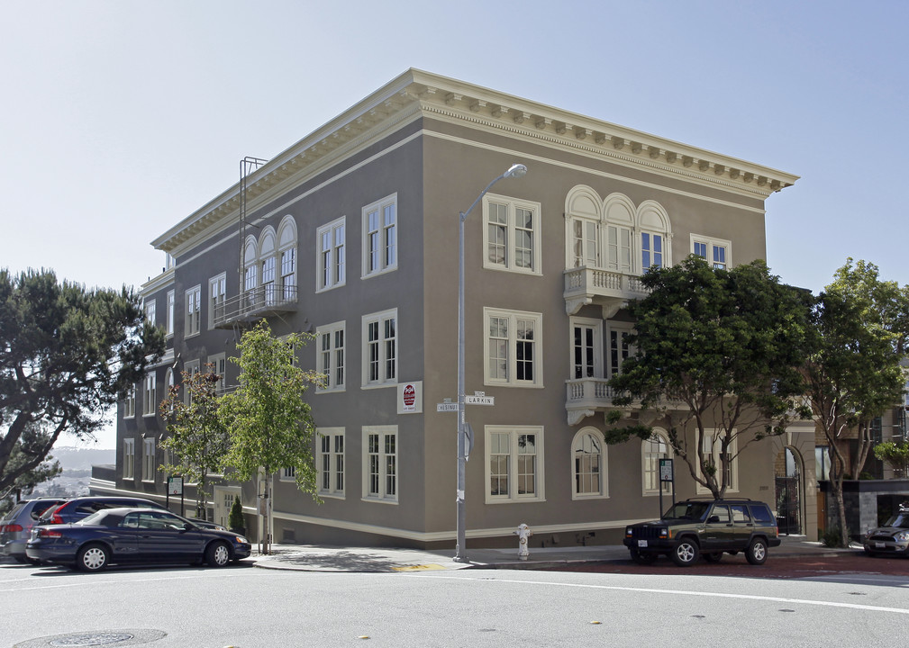 2701 Larkin St in San Francisco, CA - Building Photo