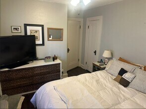 319 E 43rd St in Kansas City, MO - Building Photo - Building Photo