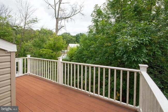 property at 405 Signal Ct