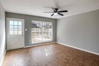 6702 Esther Dr in Austin, TX - Building Photo - Building Photo