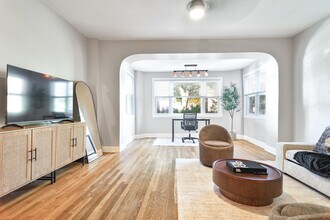 3617 N Whipple St, Unit 1 in Chicago, IL - Foto de edificio - Building Photo