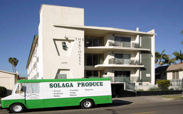 The Princess Apartments in Los Angeles, CA - Foto de edificio - Building Photo