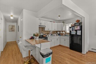 54 Ashford St in Brooklyn, NY - Foto de edificio - Building Photo