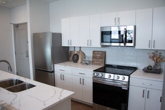 TERRA - Hilliard Bluffs in Rocky River, OH - Building Photo - Building Photo