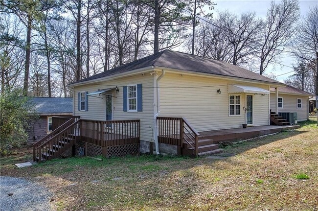 property at 186 Sunset Rd SE