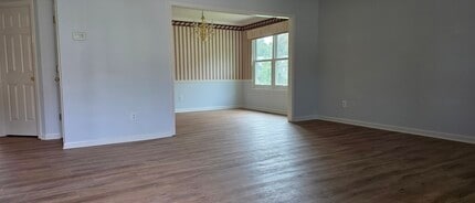 13606 Saddlecreek Dr in Louisville, KY - Foto de edificio - Building Photo