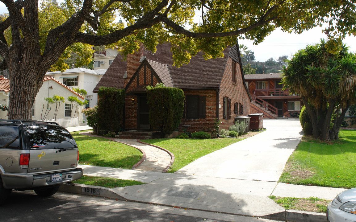 1516 E Maple St in Glendale, CA - Building Photo